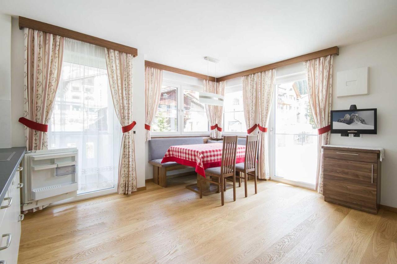 Apartment Romana เซลวาดีวัลการ์เดนา ภายนอก รูปภาพ